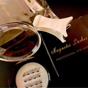 2 Sets of Magnetic Eyelashes